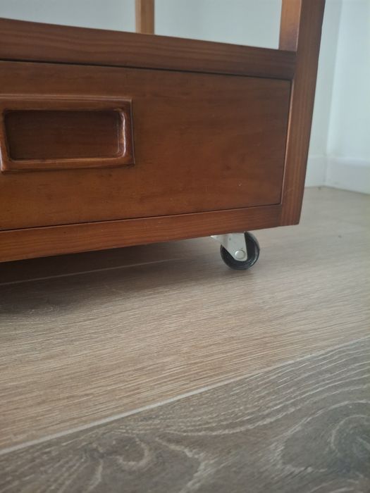 Consola antiga estilo Olaio