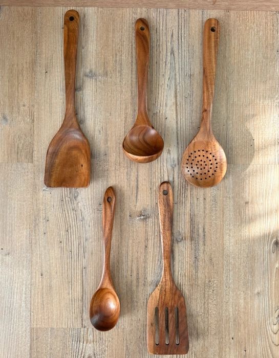 Utensílios de cozinha em madeira