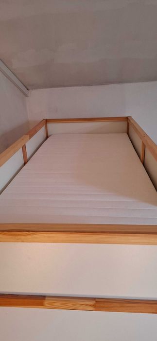 Cama meia‑altura infantil 90×200 madeira – excelente estado + colchão