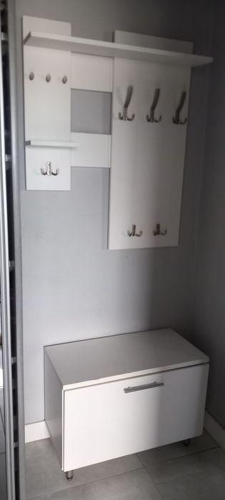Wieszak i szafka na buty