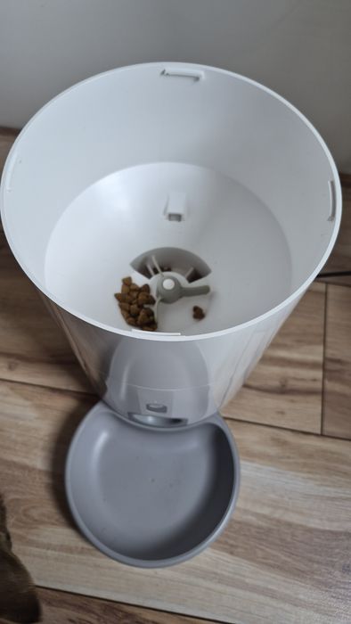 Dozownik karmy automatyczny PETONEER Nutri Mini