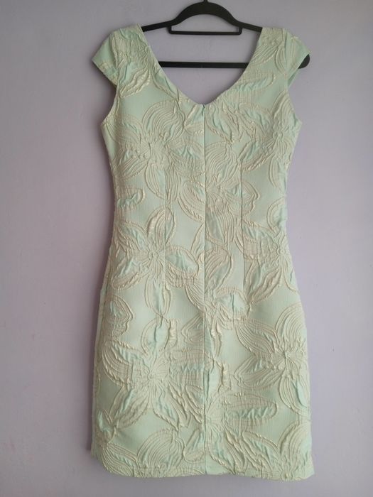 Sukienka S błyszcząca