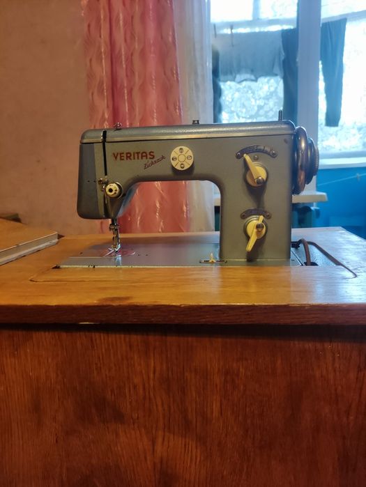 Продаю швейну машину Veritas