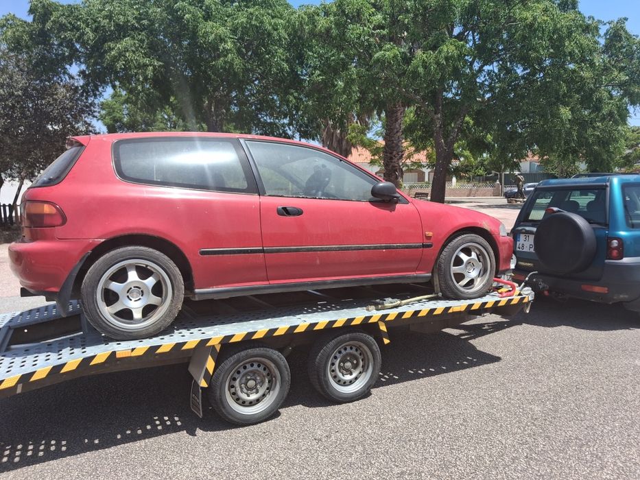 Aluga-se 100 €ao dia porta-carros