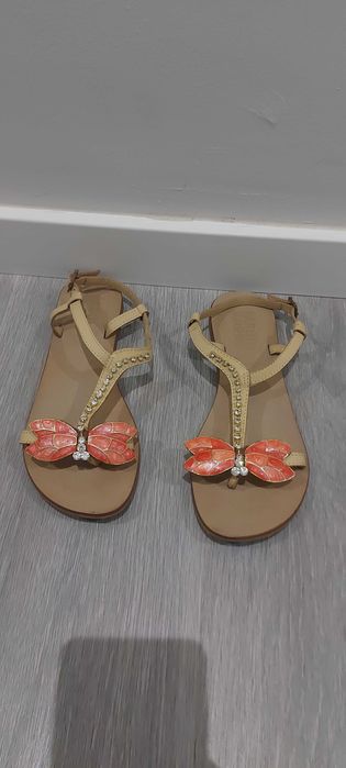 Sandálias com brilhantes