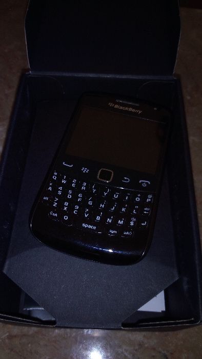 Lote dois telemóveis Blackberry, STL100-2 e 9360