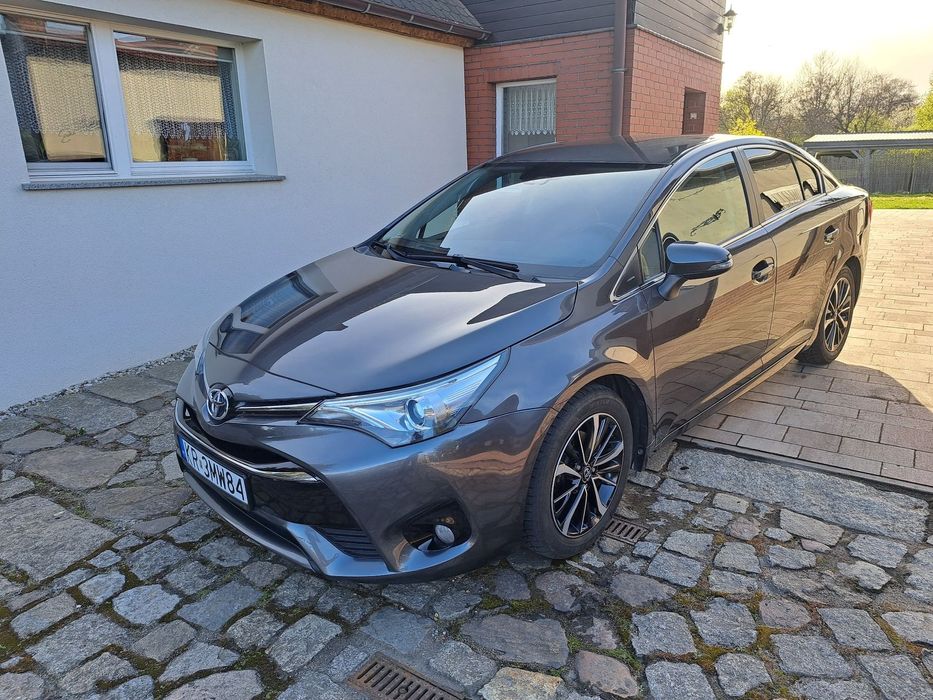 Toyota Avensis Toyota Avensis 1.8 Benzyna 2018 Premium Executive
