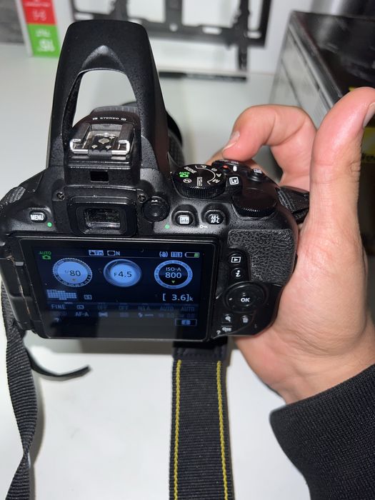 Nikon 5600d NOVA + lente + acessórios + caixa