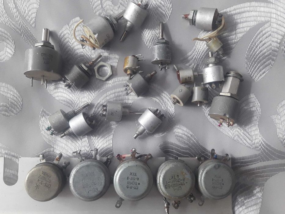 Діоди Тиристори Транзистори Резистори змінні опис