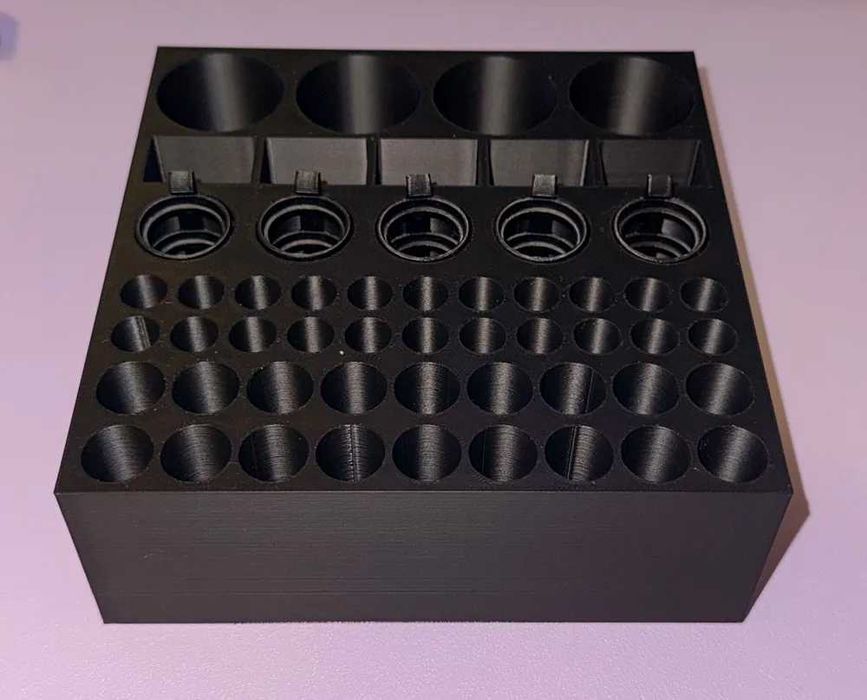 Organizer na baterie druk 3D