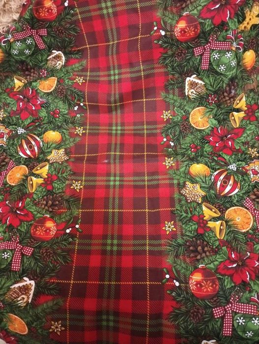 Новорічні скатертини