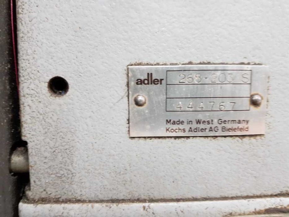 Máquina de costura de 2 agulhas marca Adler, mod. 268-203S