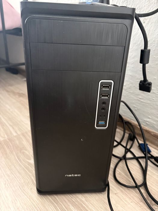 Komputer Stacjonarny z Monitorem