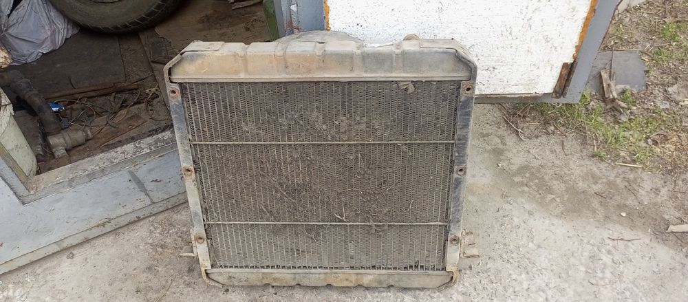 Радиатор для групового автомобіля