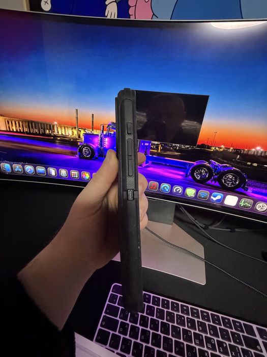 Чехол Otterbox 17 pro max