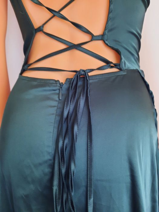 Nowa elegancka sukienka