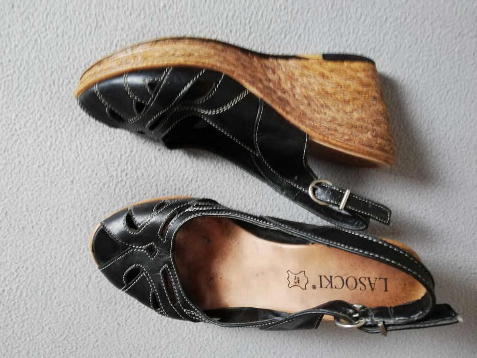 Sandały damskie na koturnie Lassocki 36/36,5