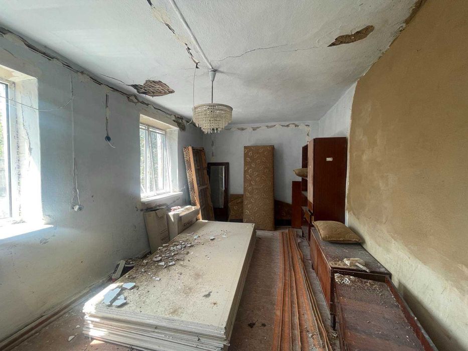 Будинок у с.Зелений  Гай, 20 км від міста. 30 соток землі