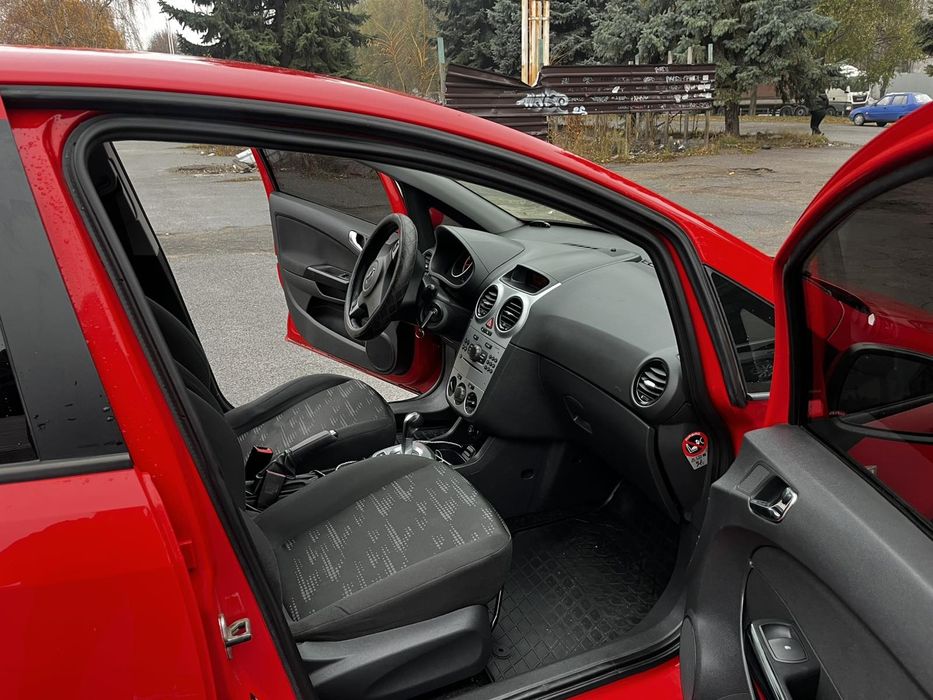 Продам Opel corsa 2012 автомат