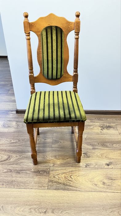 Krzesło drewniane tapicerowane