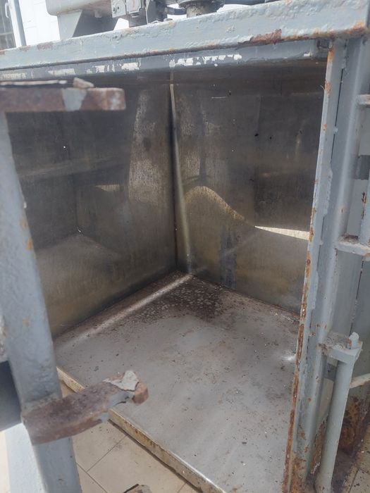 Гідравлічний прес для макулатури та вториної сировини