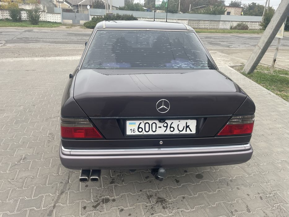 Продам 124 2.0 газ бенз 1993