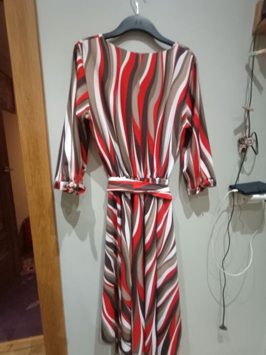 Sukienka w paski elegancka