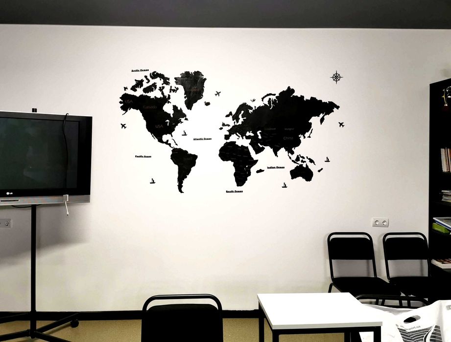 Карта світу, України