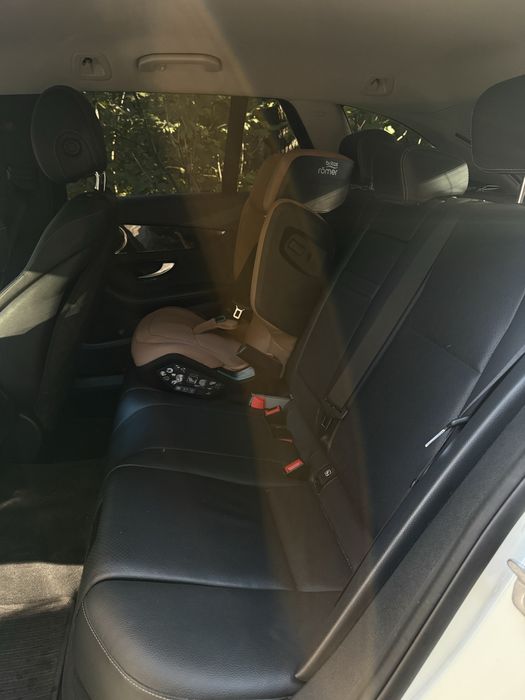 Mercedes-Benz C 220d 2018 • 2.2 Diesel
