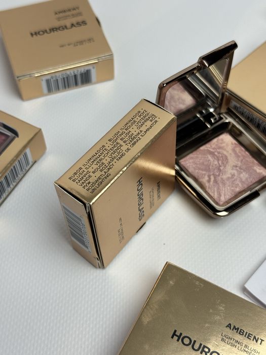 Румʼяна румяна Hourglass Ambient Mood Exposure