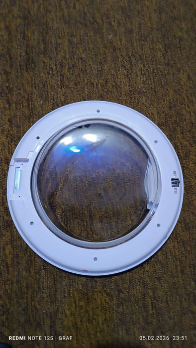 Продам дверцу к стиральной машинке INDESIT !!!