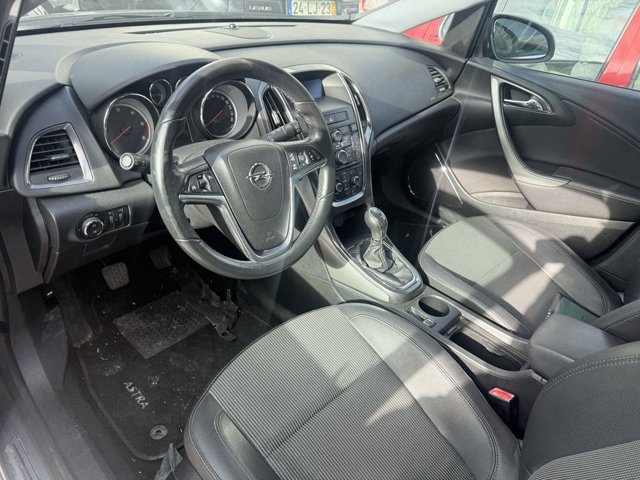 Opel Astra J sportstourer 1.7 Cdti (peças)