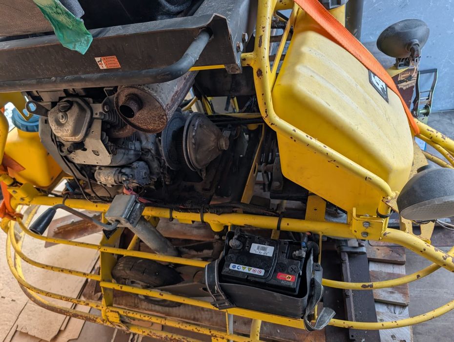 Затирочна машина для шліфування бетону стяжки вертольот