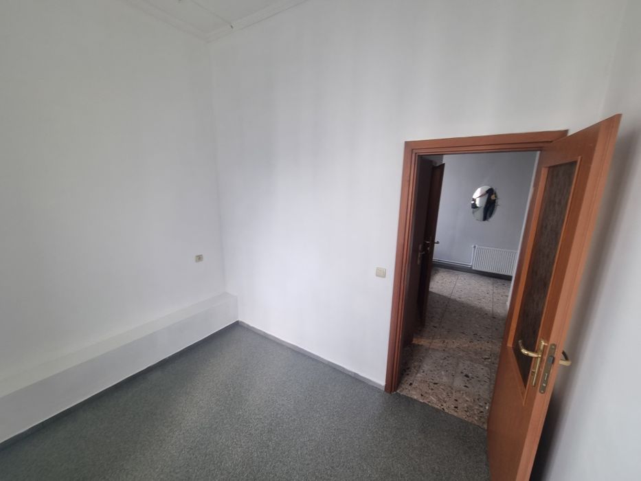 Приміщення 68м2. ГЕРОЇВ УПА 73 . Власник