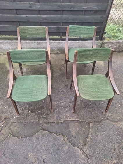 Krzesła Skoczki PRL