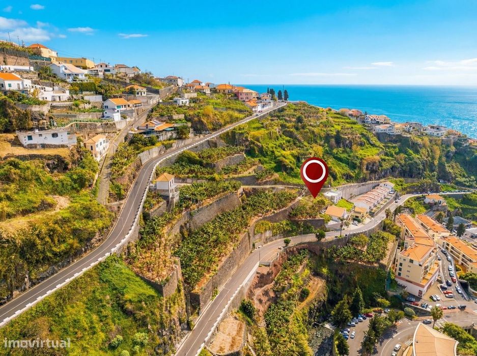 Terreno de 600m2 com Vista sobre o Mar e Cidade da Ponta do Sol