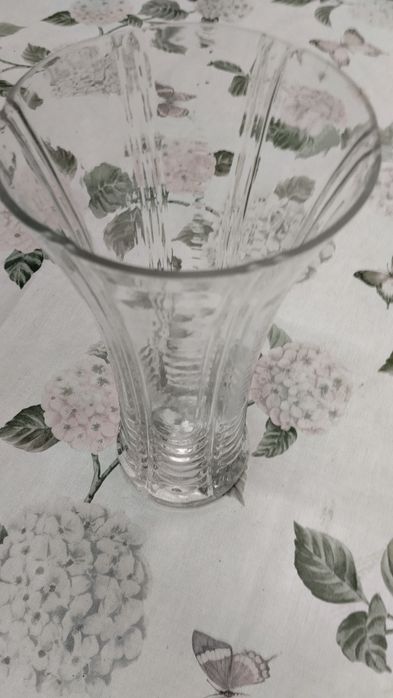 Very Thin Glass Pitcher426077537530685440