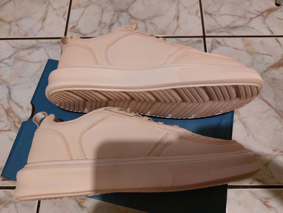 Buty sportowe Sprandi 39 Nowe