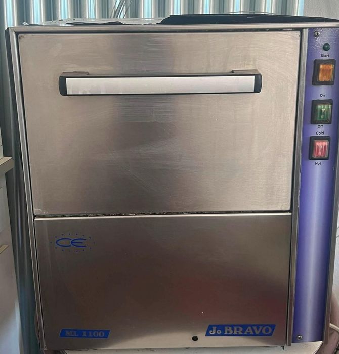 Maquina de copos usada mas em bom estado não faço entregas vir buscar em Silves preço a combinar contactar 933311203