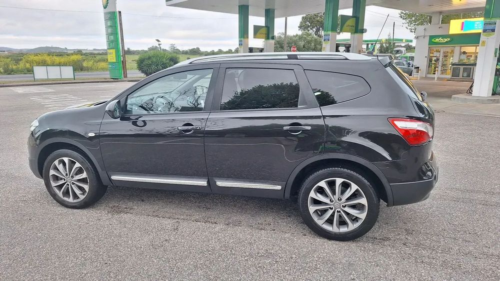 Nissan Qashqai +2 2.0 dCi Tekna Premium 18