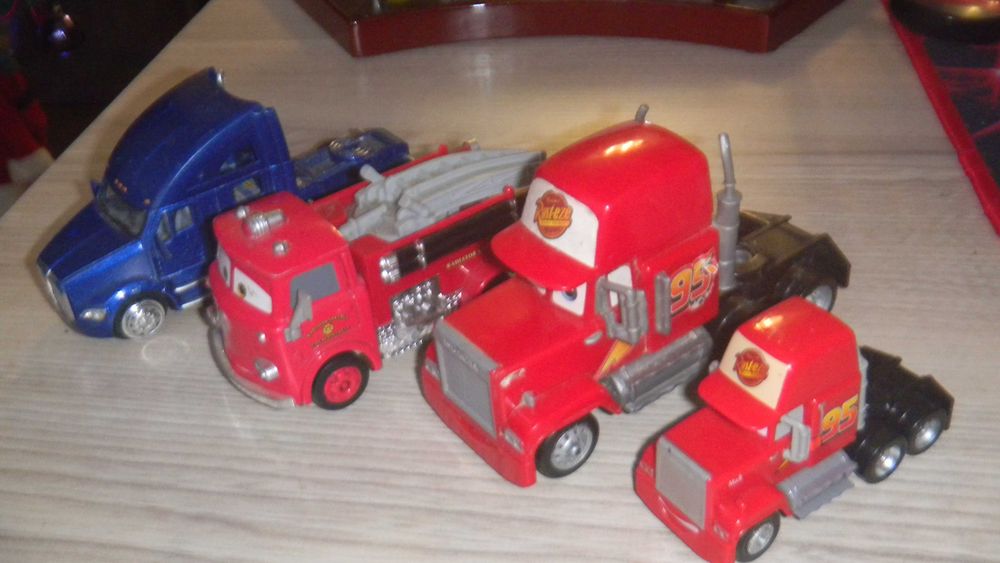 машинки из сериала ТАЧКИ