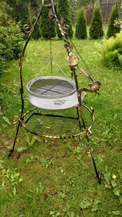 Grill ogrodowy kuty