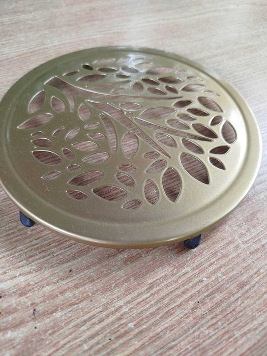 Металлическая подставка под горячее с 3D рисунком