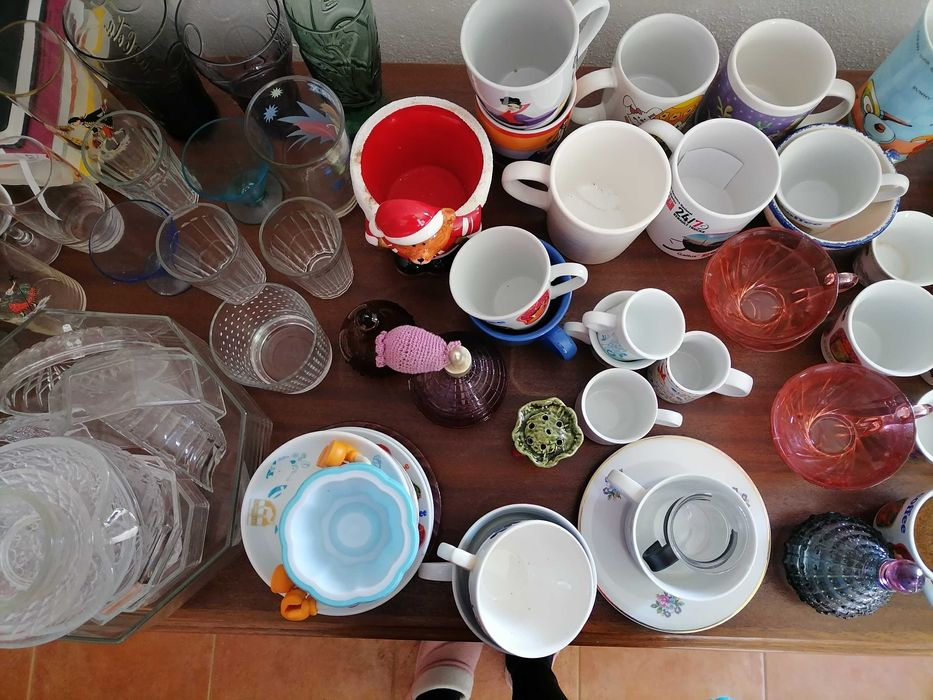 oportunidade 25€ Lote de loiças e copos diversos