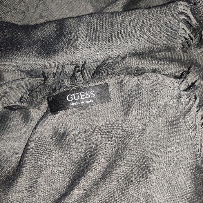 Шарф,платок,палантин Guess