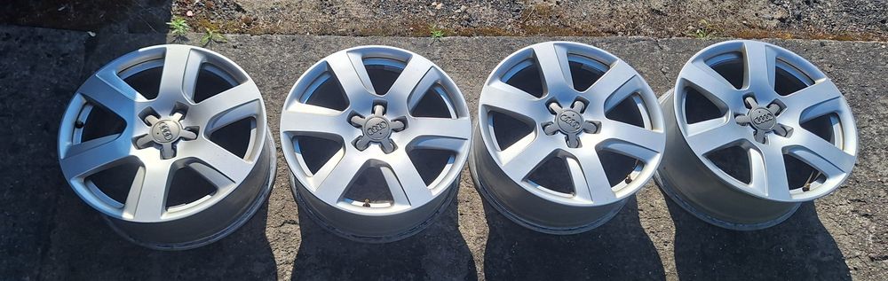 Felgi aluminiowe Audi 17"   4G0601025L komplet dekielki sruby ET37