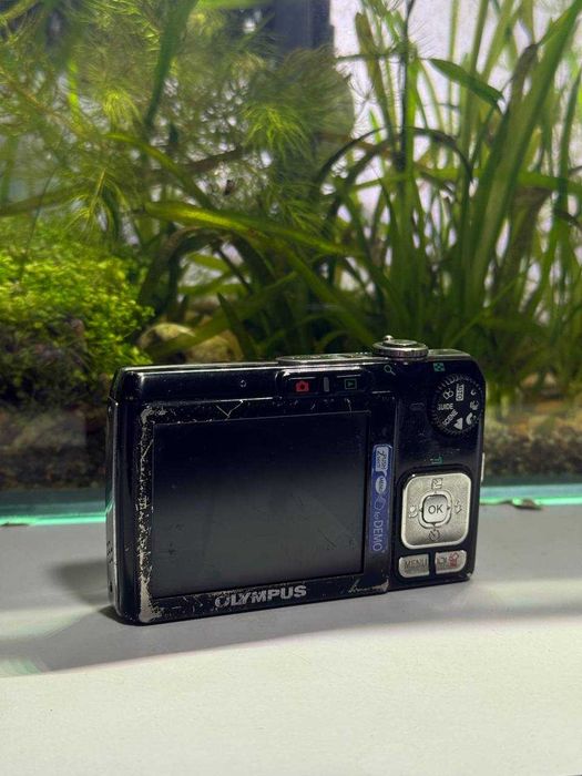 Olympus FE-280 8 MP CCD / ретро цифровий фотоапарат