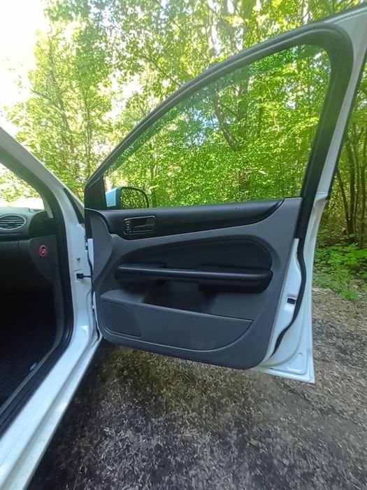 Ford focus 2 res