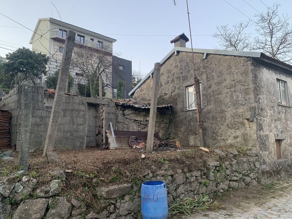 Terreno com casa 650m2