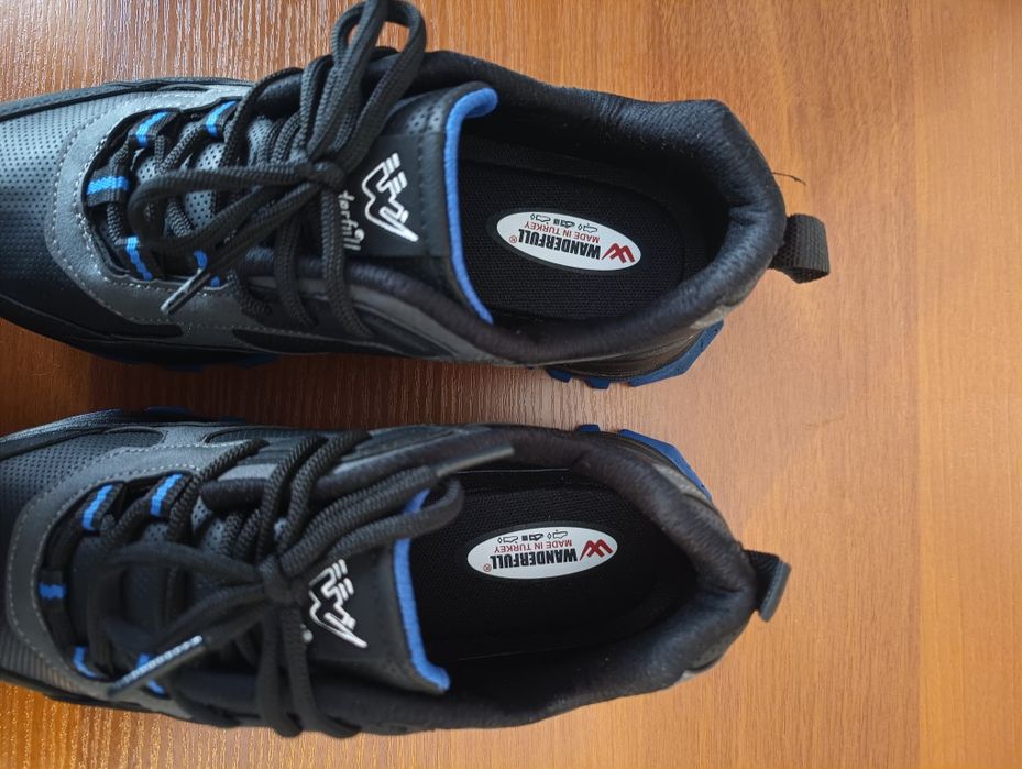 Продаю чоловічі кросівки WANDERFULL